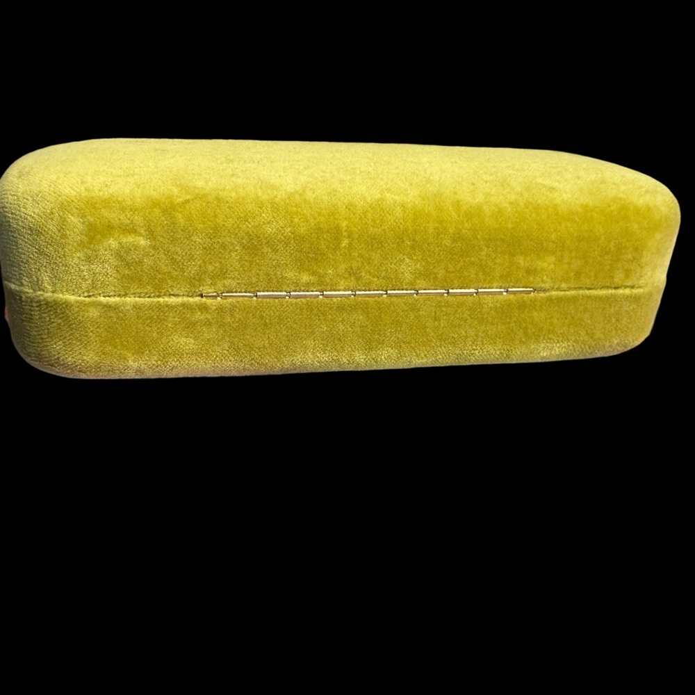 GUCCI Velvet Eyeglass/Sunglass Case – Green Velour - Picture 5 of 11